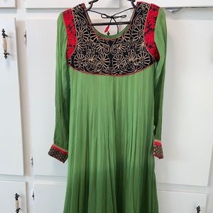 Indian Pakistani Three Pieces Bridal Mehndy Wedding Party Wear Dress (Size M)